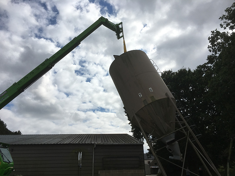 location nacelle télescopique pour soulever du matériel agricole 2